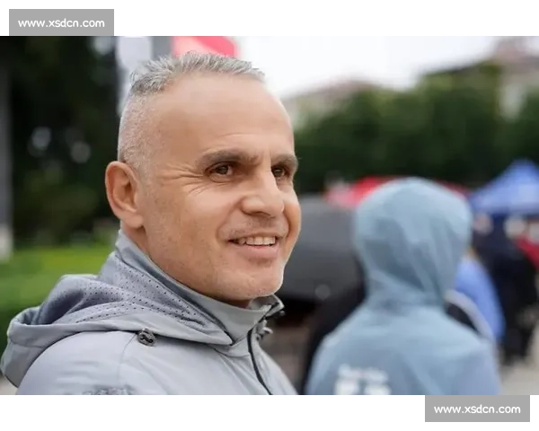 阿尔巴盛赞恩里克:世界最佳教练,足球与人生导师 阿尔巴盛赞恩里克:世界最佳教练,足球与人生导师