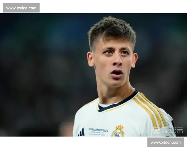 皇马锁定荷兰中场新星斯密特,安切洛蒂钦点为中场革新核心